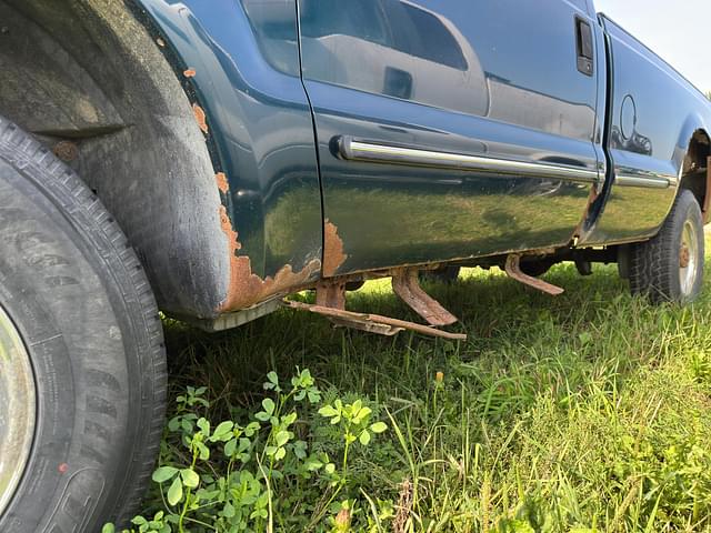Image of Ford F-250 equipment image 3