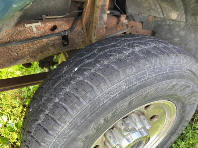 Image of Ford F-250 equipment image 2