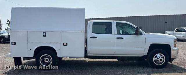 Image of Chevrolet 3500HD equipment image 3