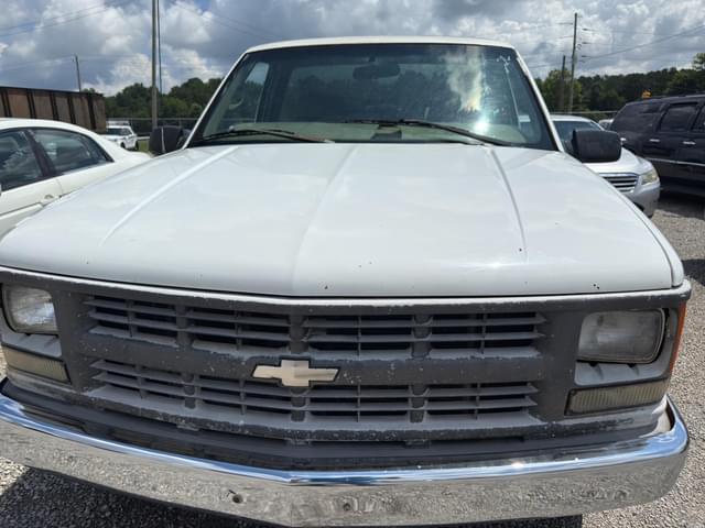 Image of Chevrolet 2500 equipment image 1