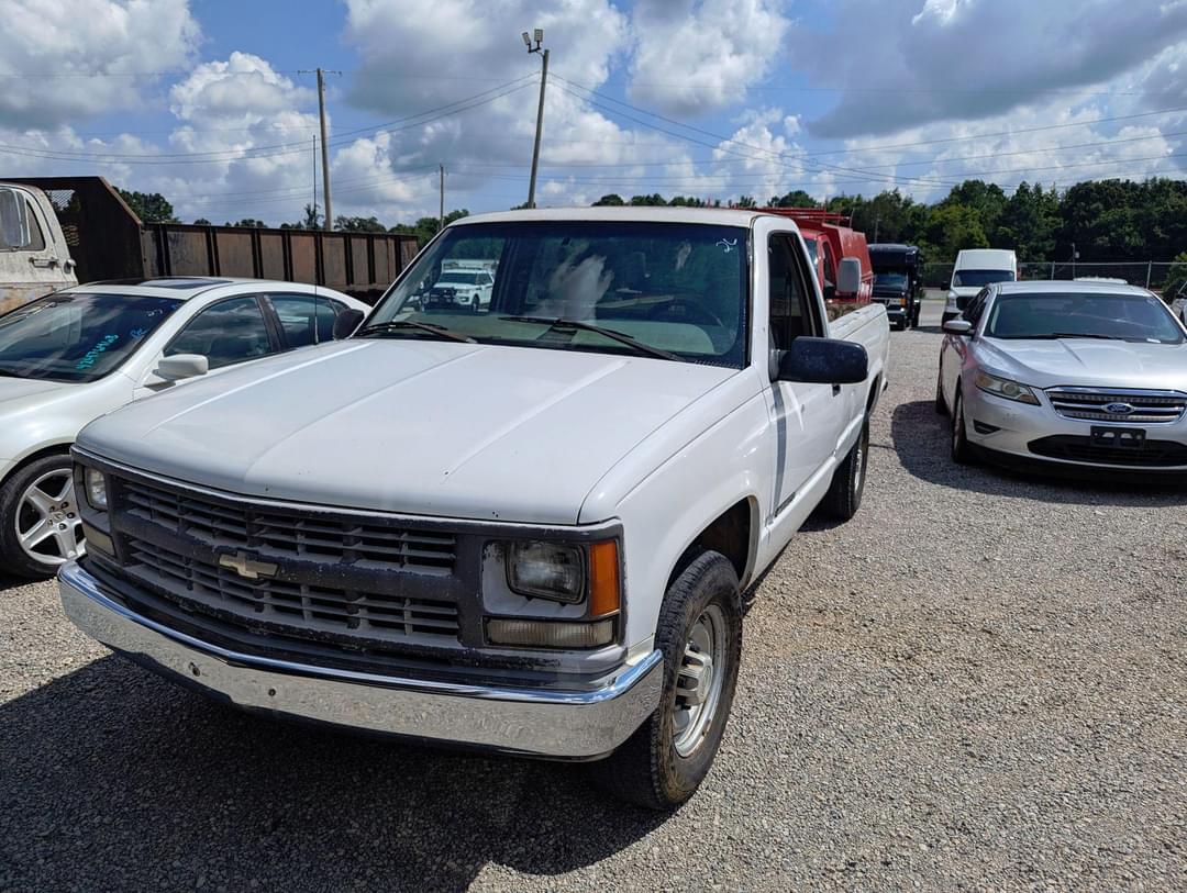 Image of Chevrolet 2500 Primary image