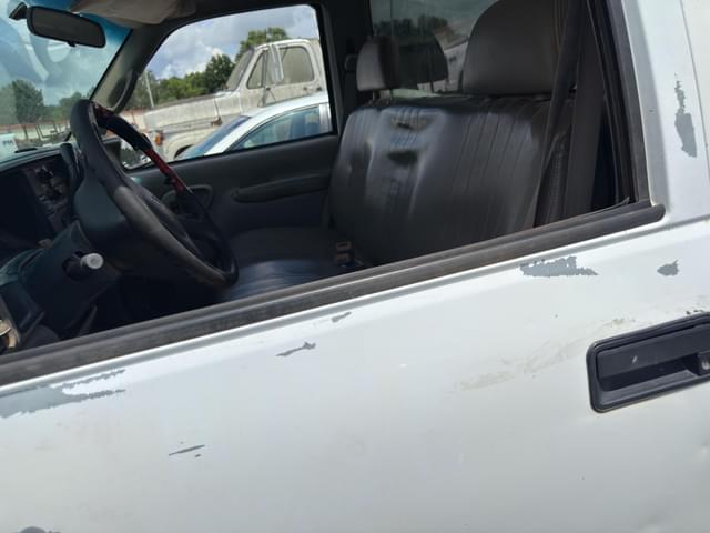 Image of Chevrolet 2500 equipment image 4