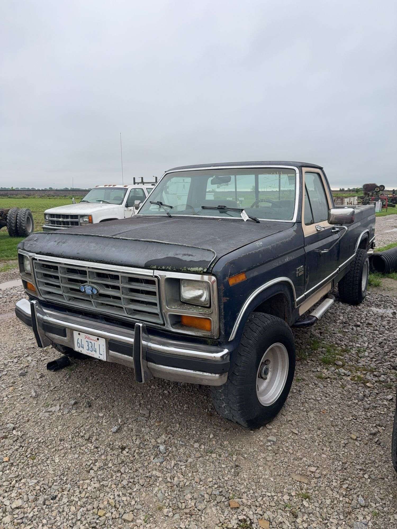 1986 Ford F-150 Equipment Image0