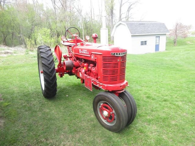 Image of Farmall H equipment image 3