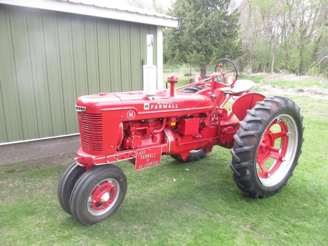 Image of Farmall H Primary image