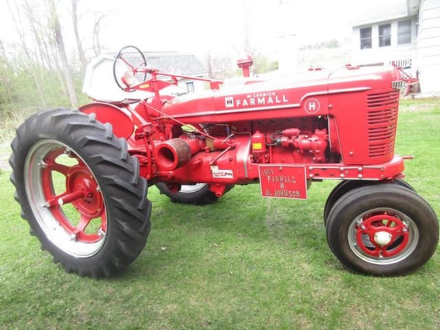 Image of Farmall H equipment image 4
