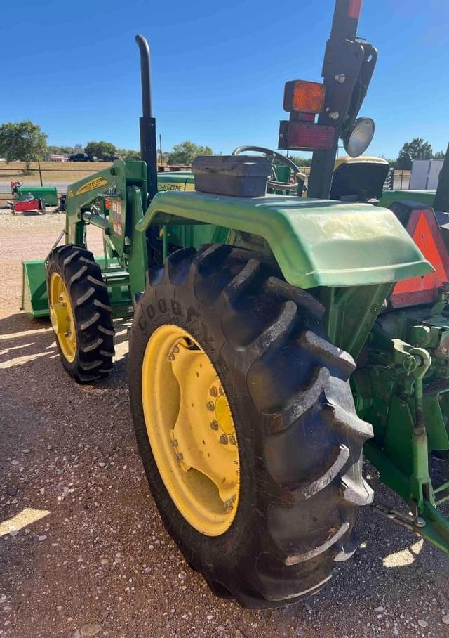 Image of John Deere 5045E equipment image 4