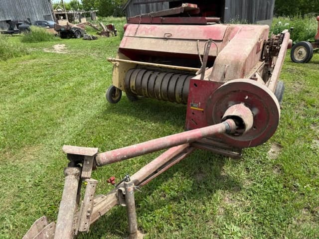 Image of New Holland 68 equipment image 3