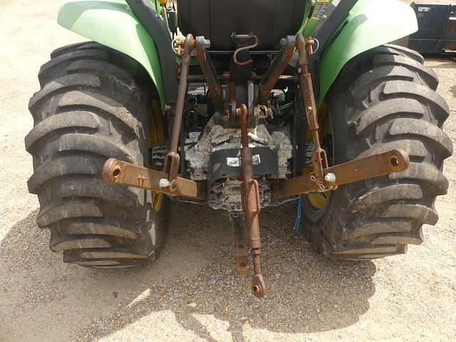 Image of John Deere 3032E equipment image 3