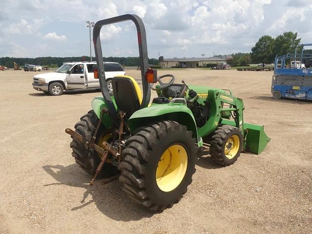 Image of John Deere 3032E equipment image 2