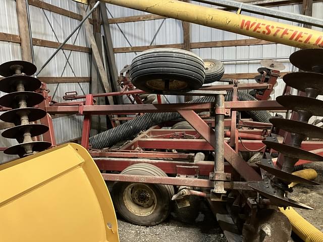 Image of International Harvester 490 equipment image 1