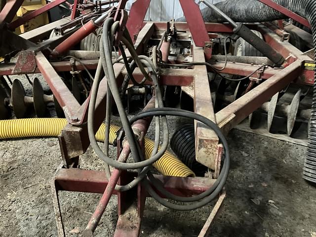 Image of International Harvester 490 equipment image 3