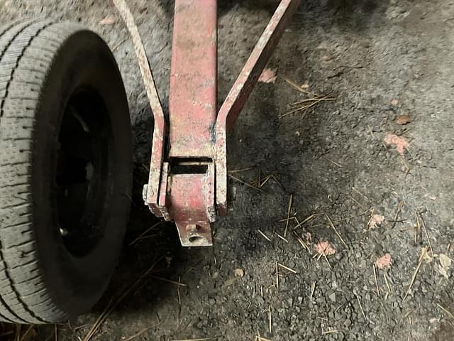 Image of International Harvester 490 equipment image 4