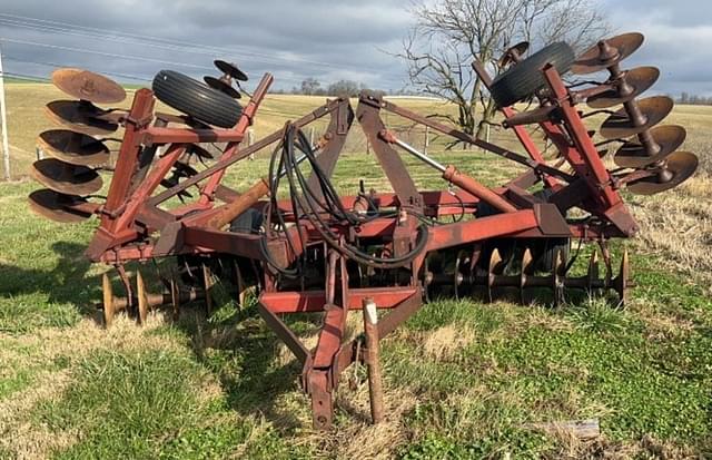 Image of International Harvester 490 equipment image 1