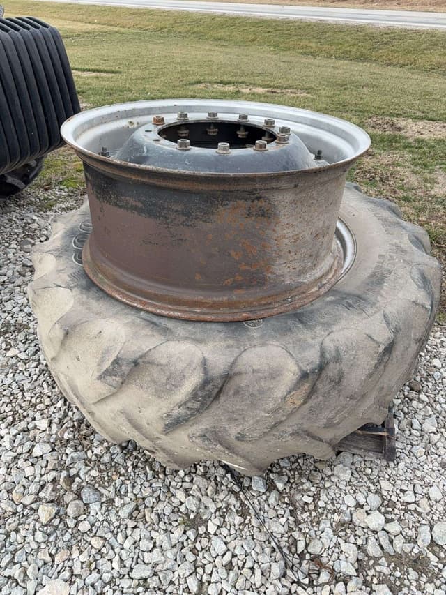 Image of Case IH MX305 equipment image 3