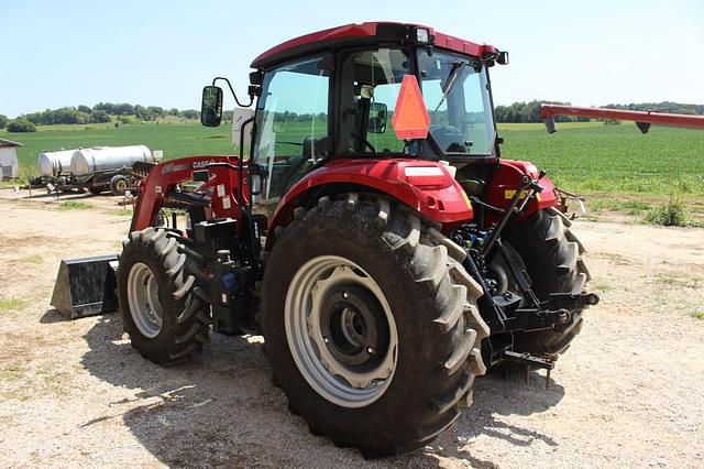 Image of Case IH Farmall 100C equipment image 4