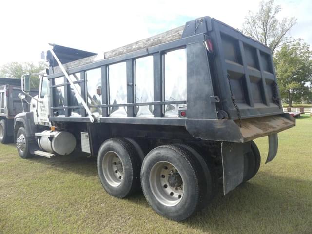 Image of Mack CH613 equipment image 3