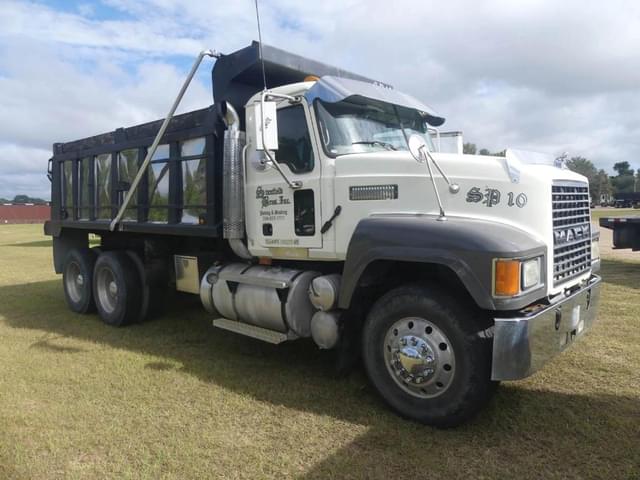 Image of Mack CH613 equipment image 1