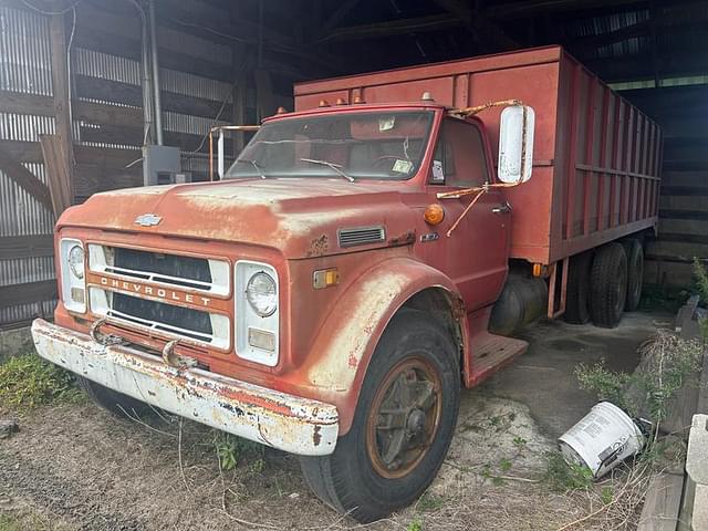 Image of Chevrolet C60 equipment image 3