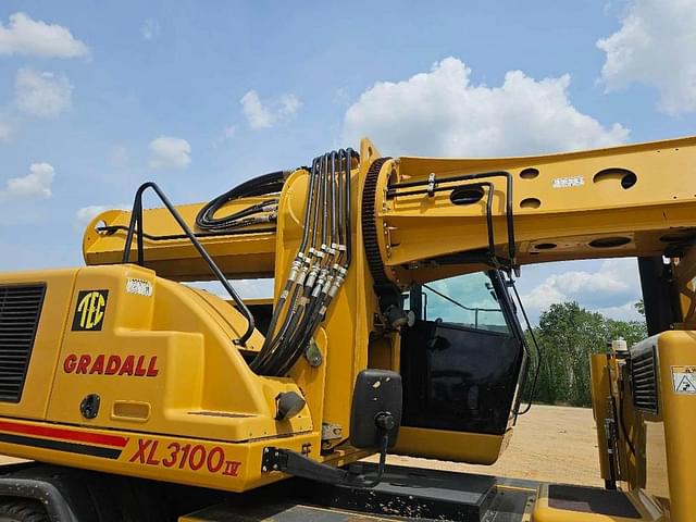 Image of Gradall XL3100 III equipment image 4