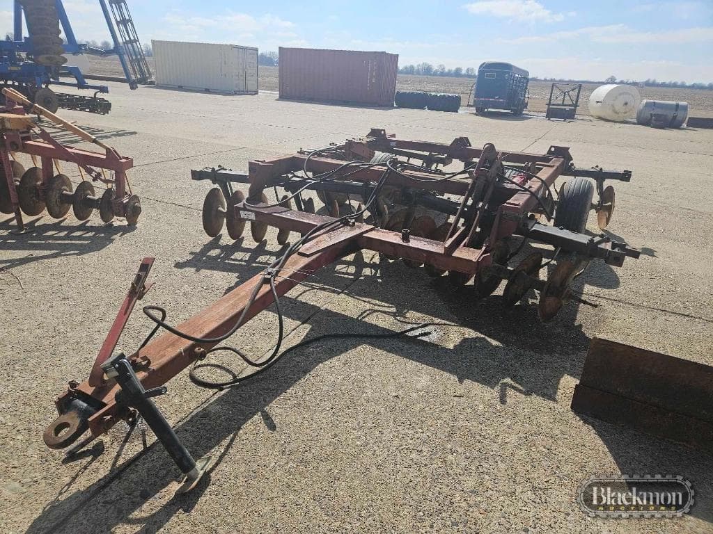 Image of International Harvester 496 Image 1