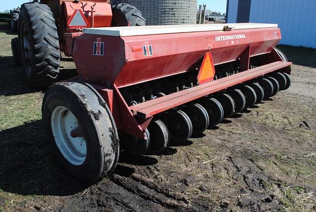Image of International Harvester 510 equipment image 3