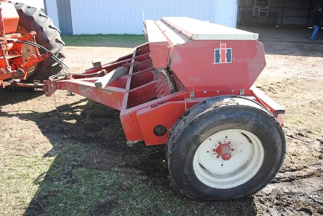 Image of International Harvester 510 equipment image 2