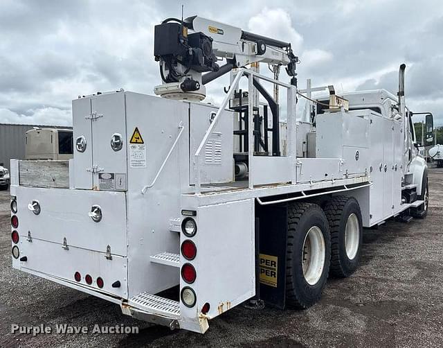 Image of Freightliner Business Class M2 equipment image 4