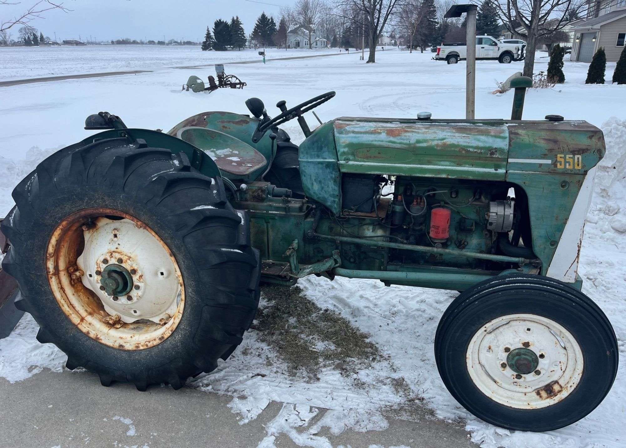 Oliver 550 Equipment Image0