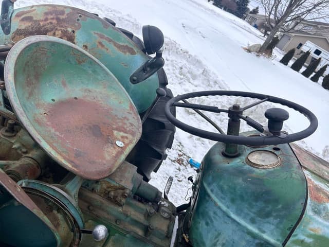 Image of Oliver 550 equipment image 4