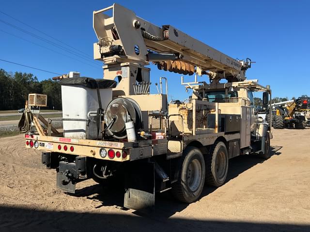 Image of International 7400 equipment image 4