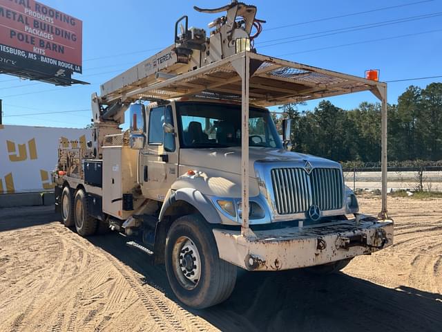 Image of International 7400 equipment image 2