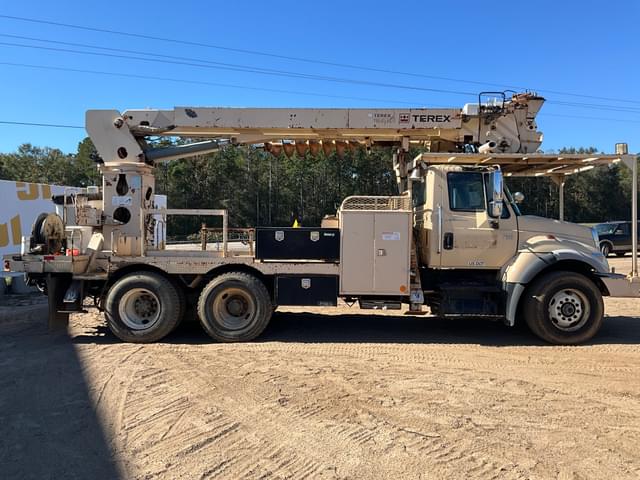 Image of International 7400 equipment image 3