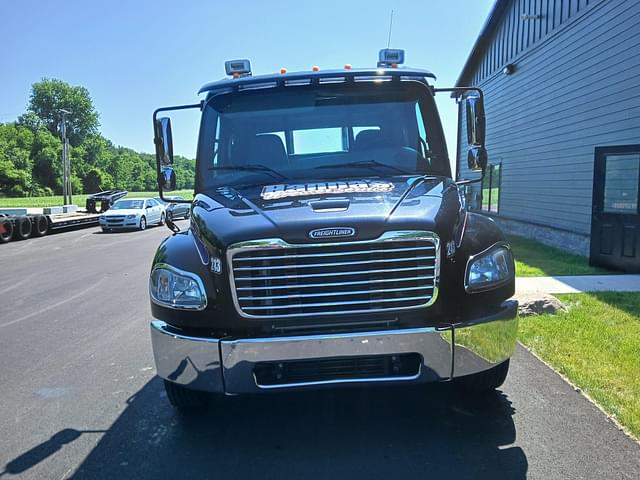 Image of Freightliner M2 equipment image 1