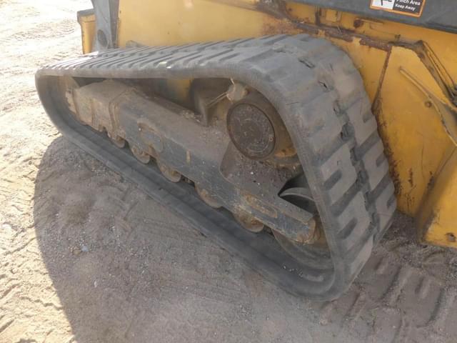 Image of John Deere 331G equipment image 4