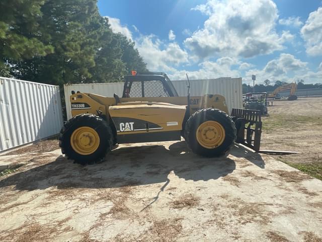 Image of Caterpillar TH330B equipment image 3