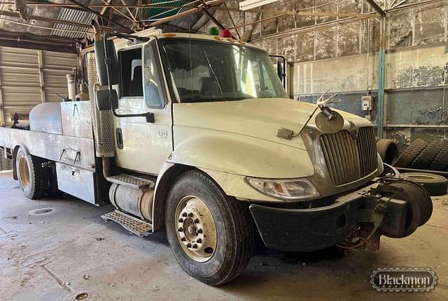 Image of International 4300 equipment image 1