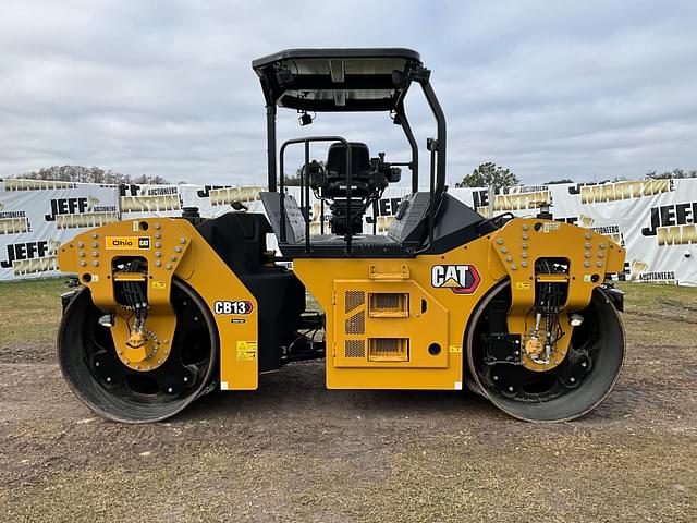 Image of Caterpillar CB13 equipment image 3