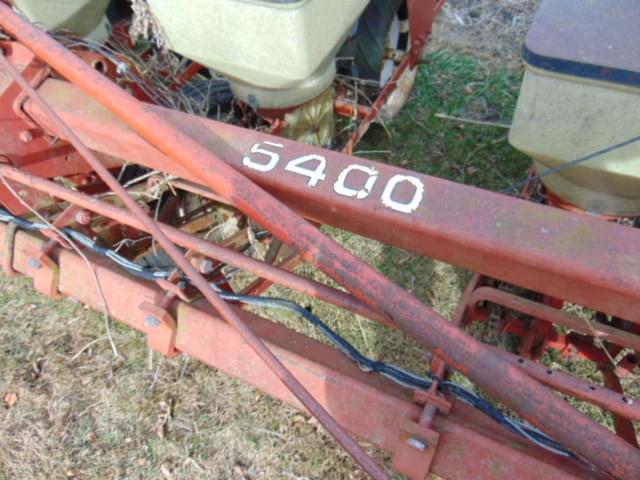 Image of White 5400 equipment image 4