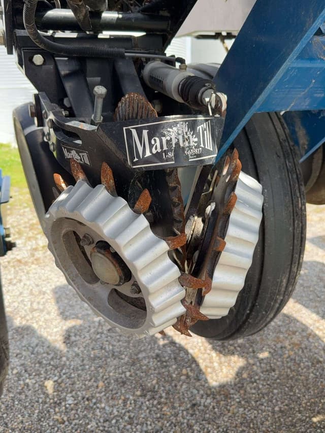 Image of Kinze 3600 equipment image 4