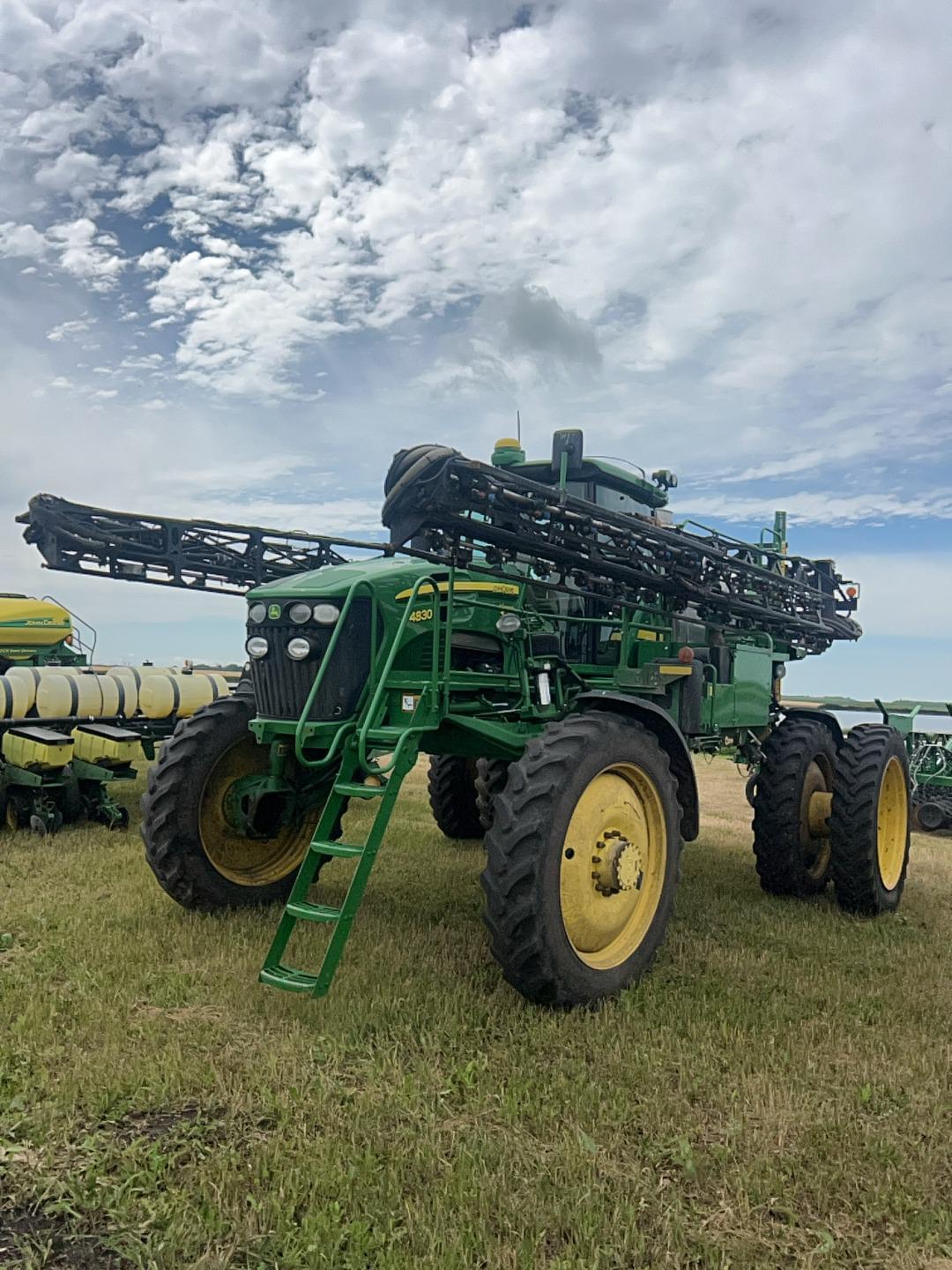 Image of John Deere 4830 Primary image