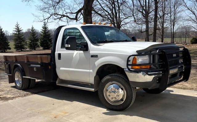 Image of Ford F-450 equipment image 1