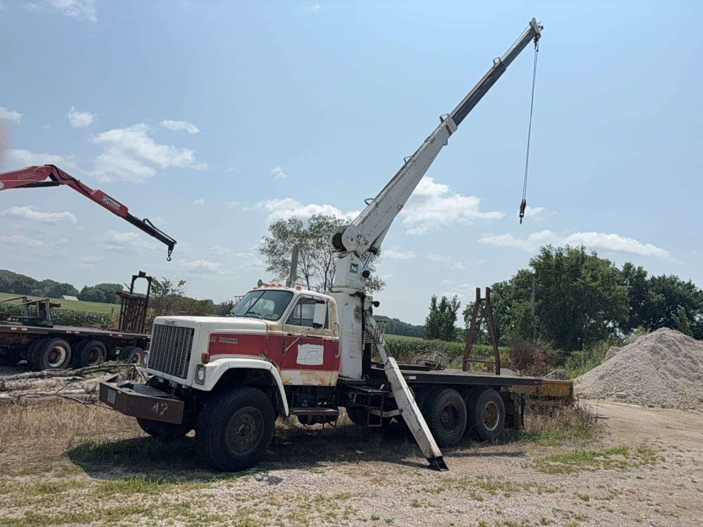 1984 GMC Brigadier Equipment Image0