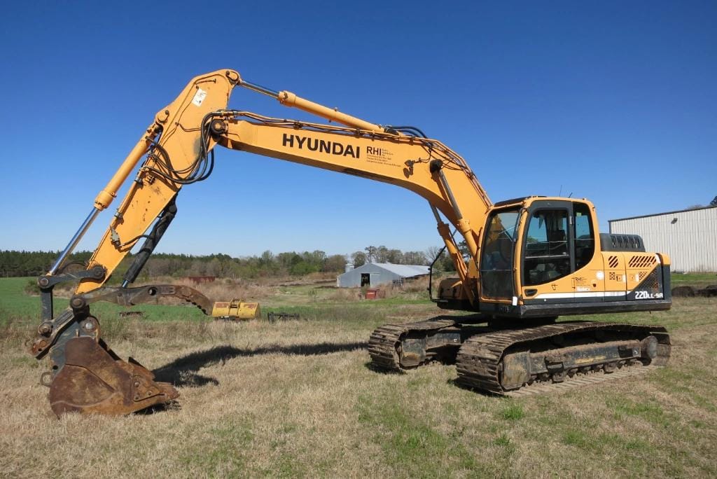Hyundai HX220LC Equipment Image0