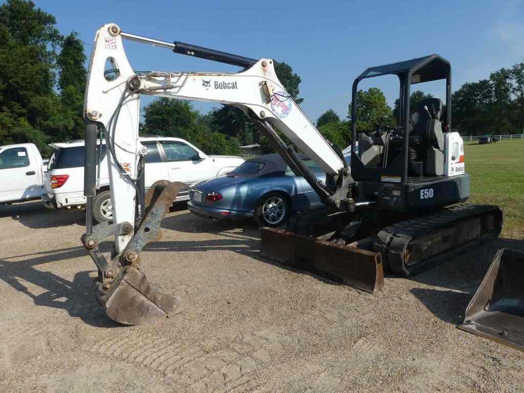 Main image Bobcat E50