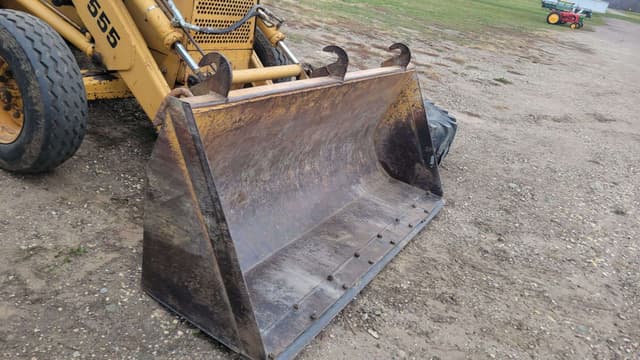 Image of Ford 555 equipment image 4