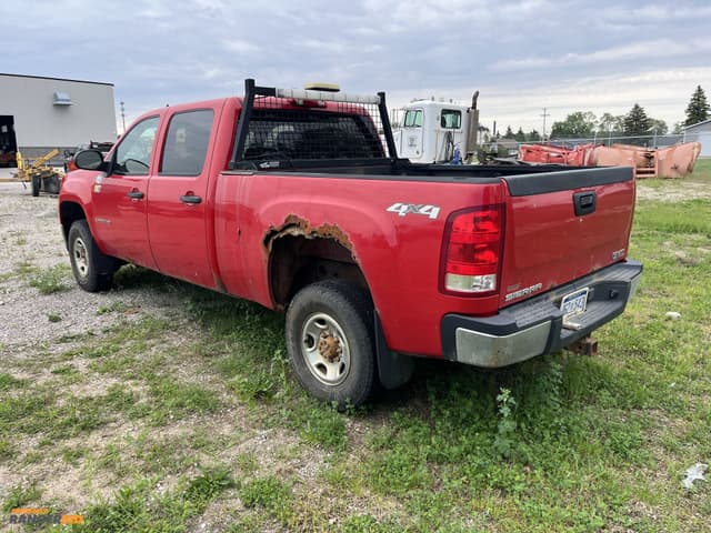 Image of GMC 2500HD equipment image 2