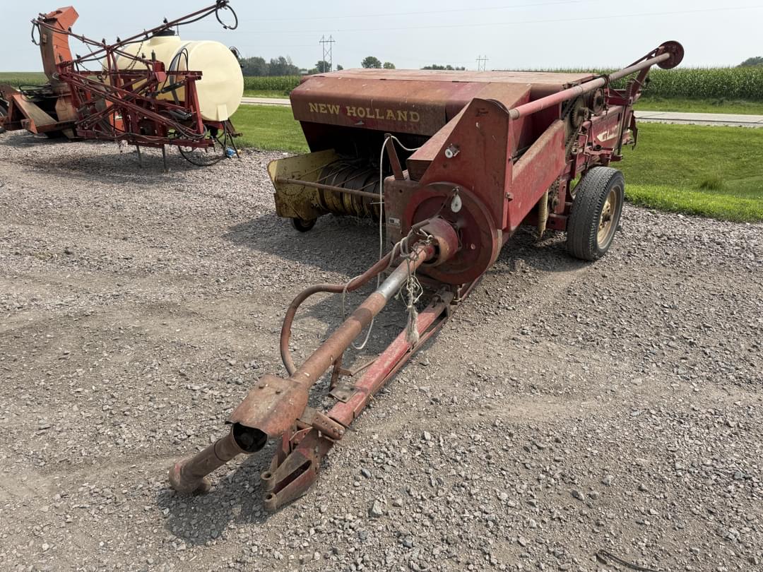 Image of New Holland 271 Primary image