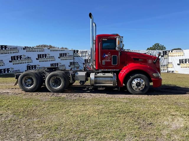 Image of Peterbilt 386 equipment image 3
