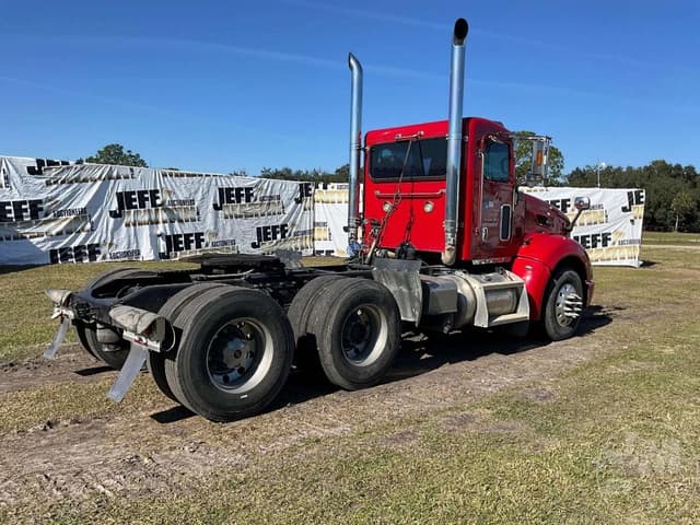 Image of Peterbilt 386 equipment image 4